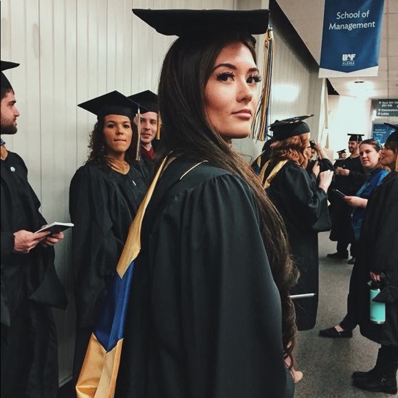 I’m Elli! - Picture 3 of 4